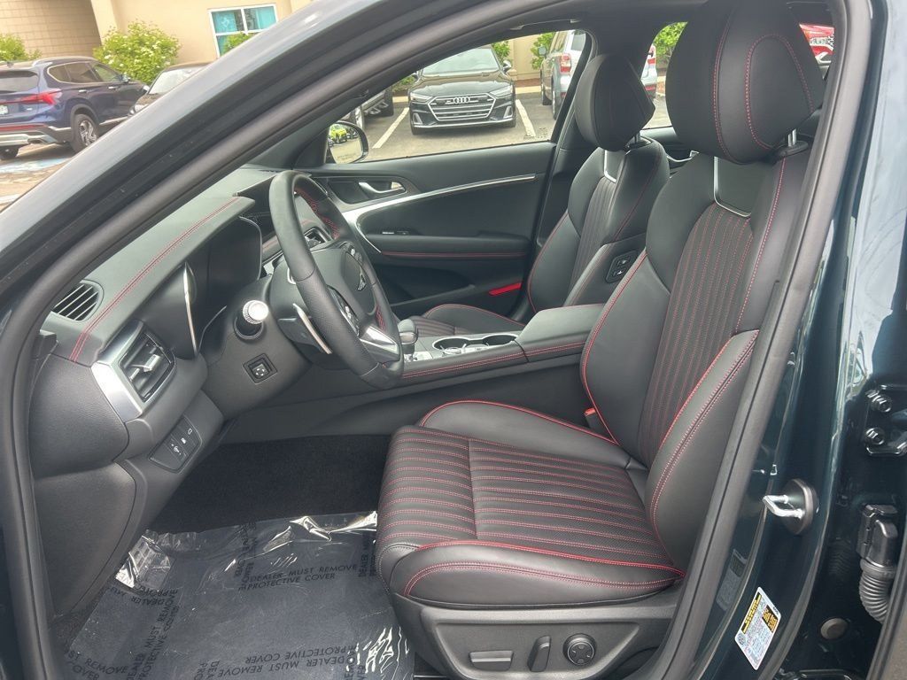 2025 GENESIS G70 Standard - Photo 6