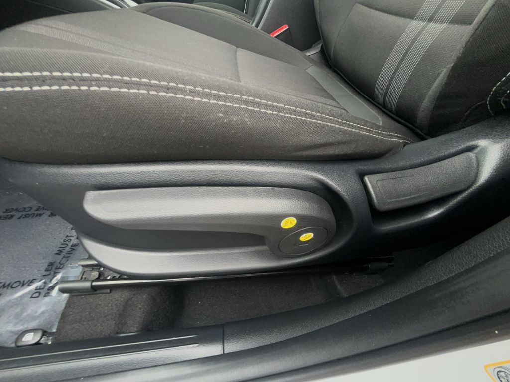 2024 Hyundai Venue SEL - Photo 15