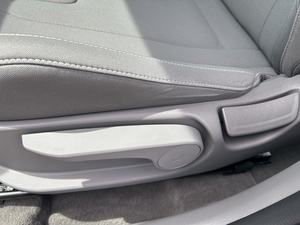 2024 Hyundai Elantra SEL - Photo 13