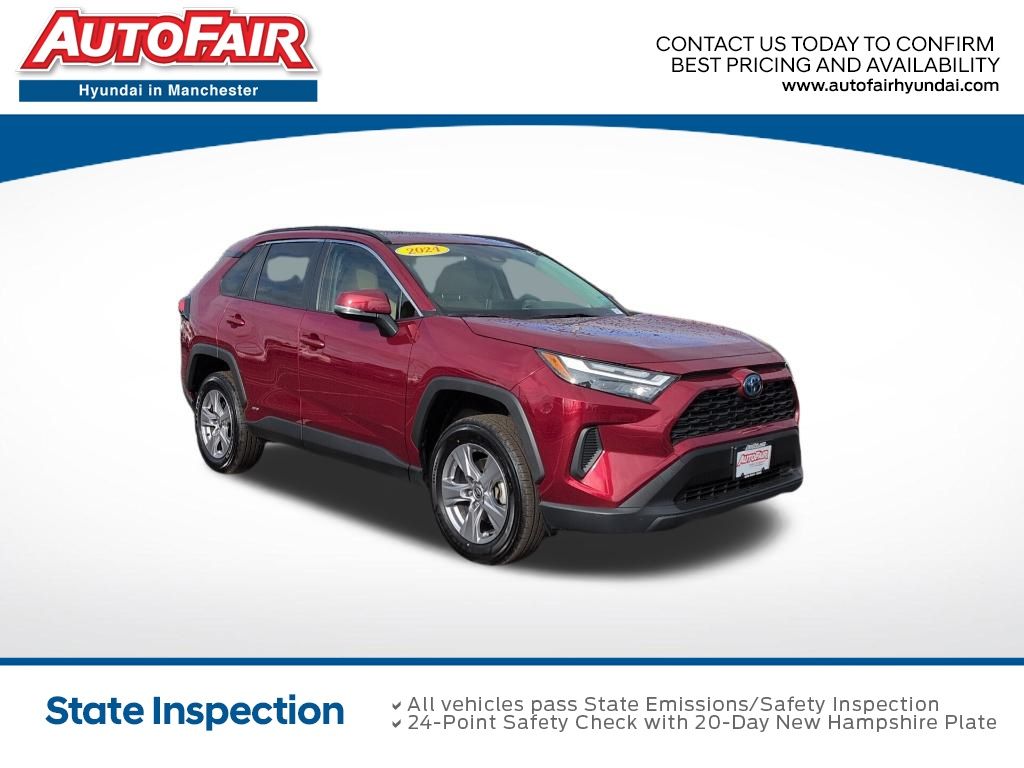 2024 Toyota RAV4 XLE's photo