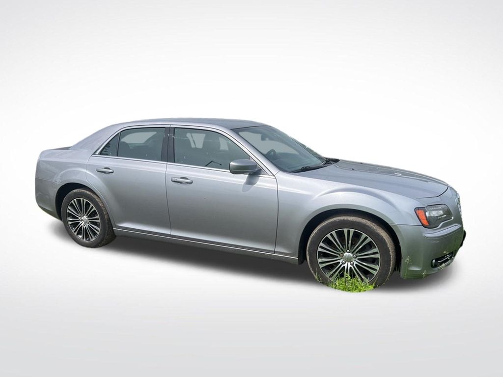 2014 Chrysler 300's photo