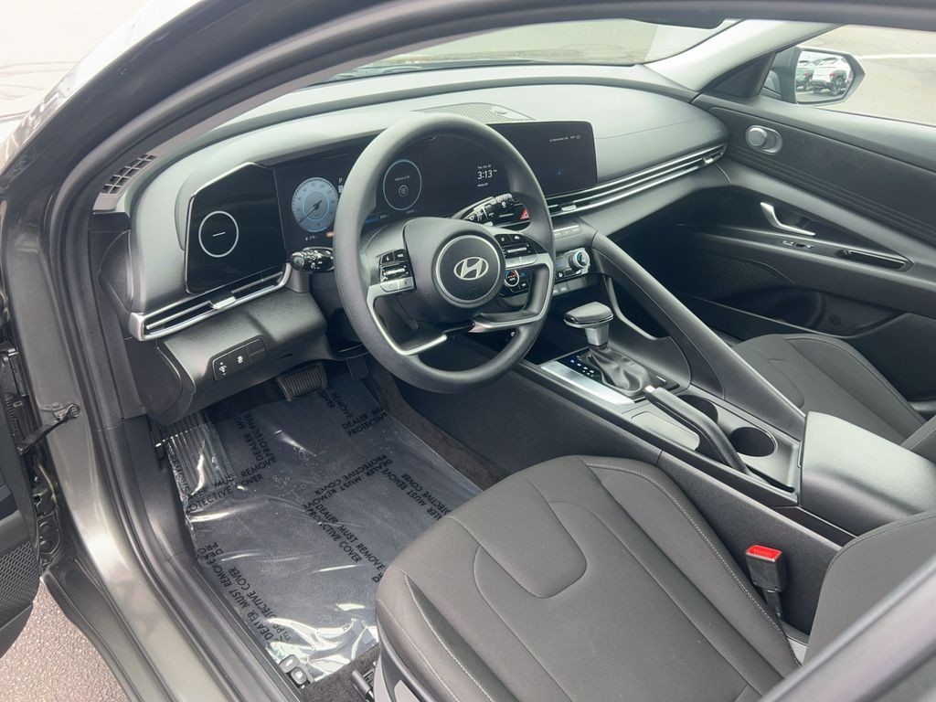 2024 Hyundai Elantra SEL - Photo 15