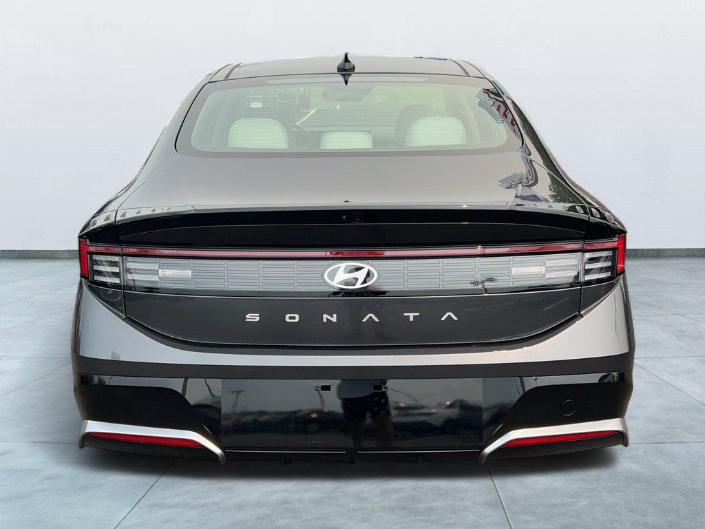 2025 Hyundai Sonata SEL - Photo 6