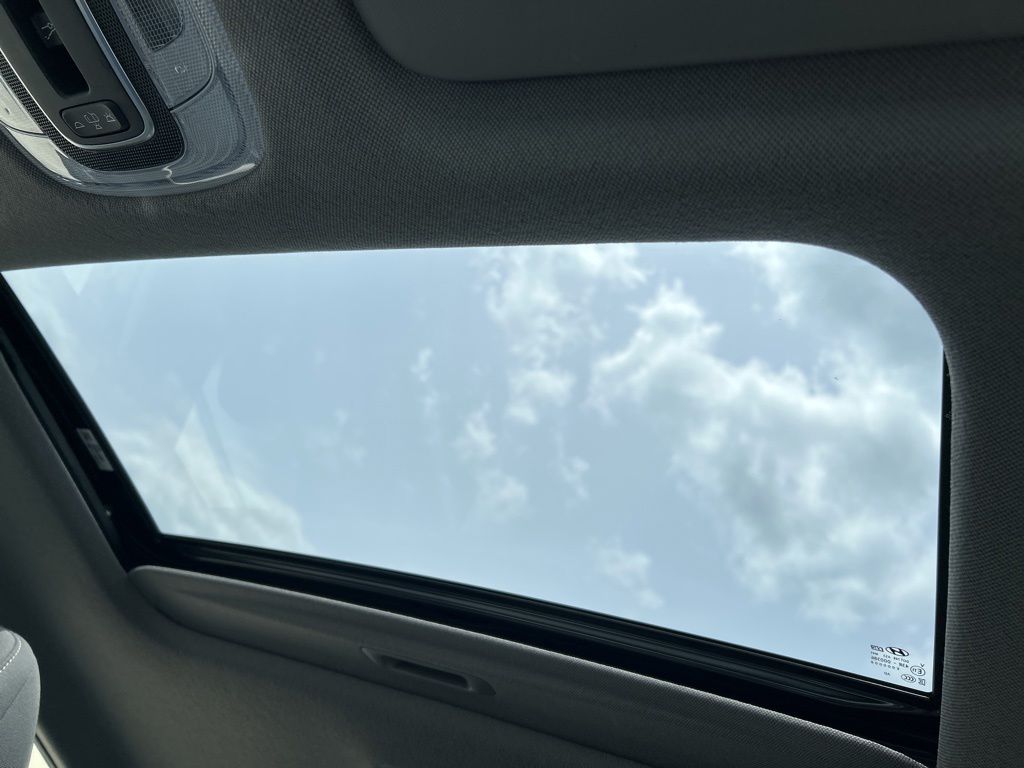 2024 Hyundai Elantra SEL - Photo 23