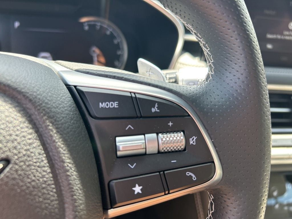 2025 GENESIS G70 Standard - Photo 23