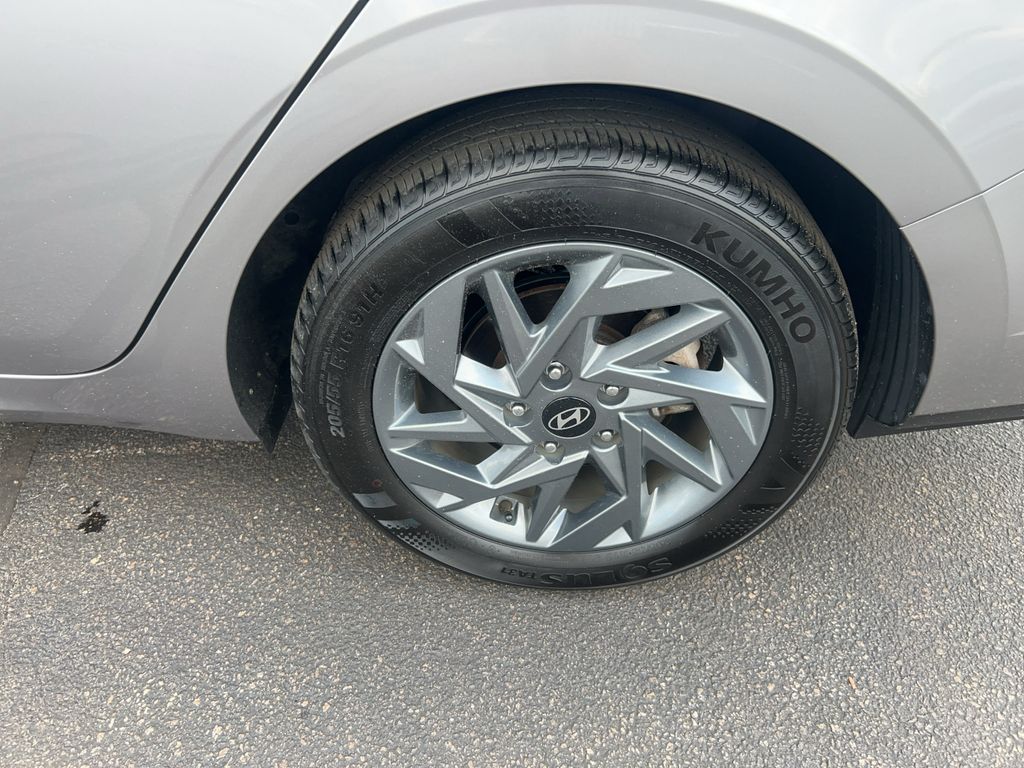 2024 Hyundai Elantra SEL - Photo 11