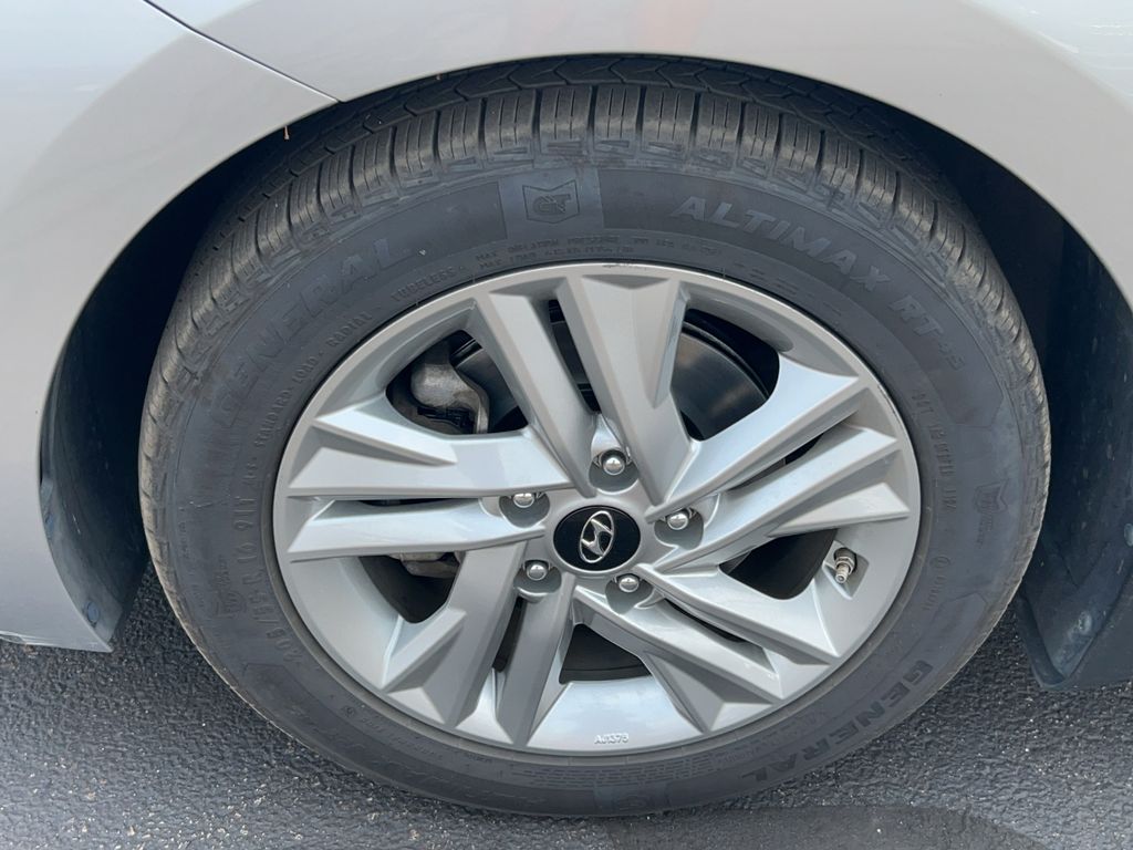 2020 Hyundai Elantra SEL - Photo 11