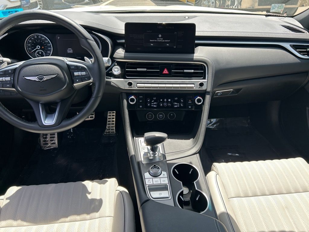 2025 GENESIS G70 Standard - Photo 18