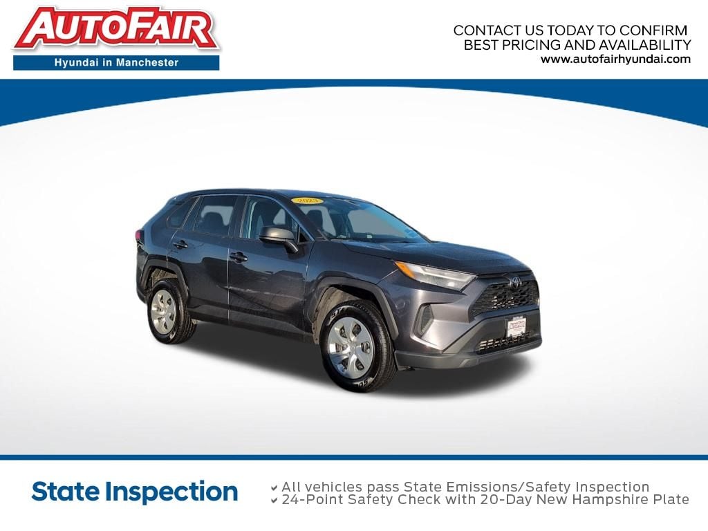 2023 Toyota RAV4 LE's photo