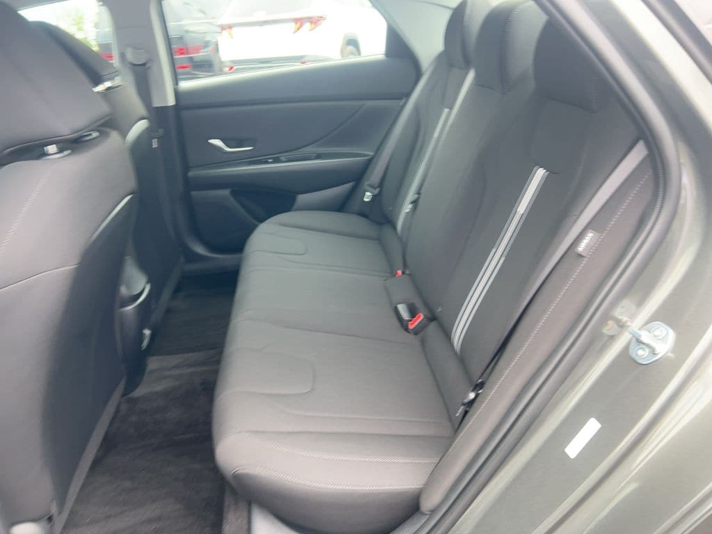 2024 Hyundai Elantra SEL - Photo 17