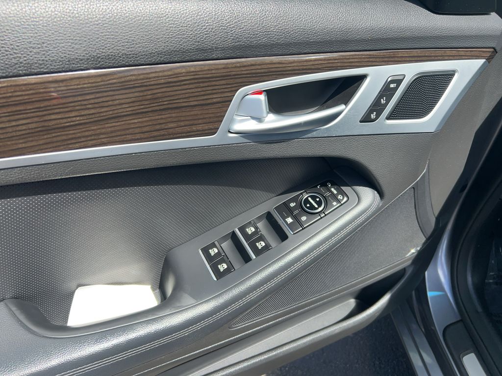 2015 Hyundai Genesis Base - Photo 19