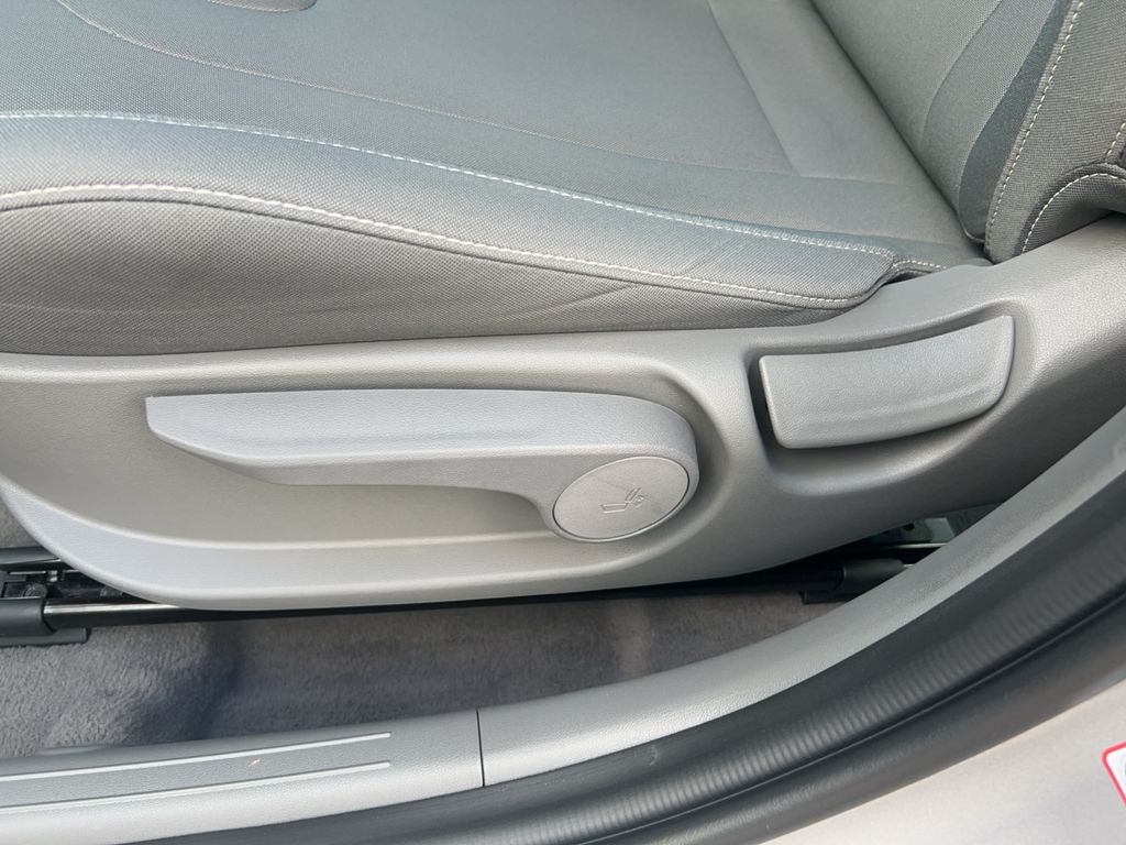 2024 Hyundai Elantra SEL - Photo 14