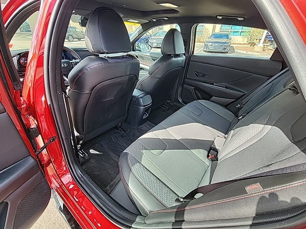 2025 Hyundai Elantra N Line - Photo 21