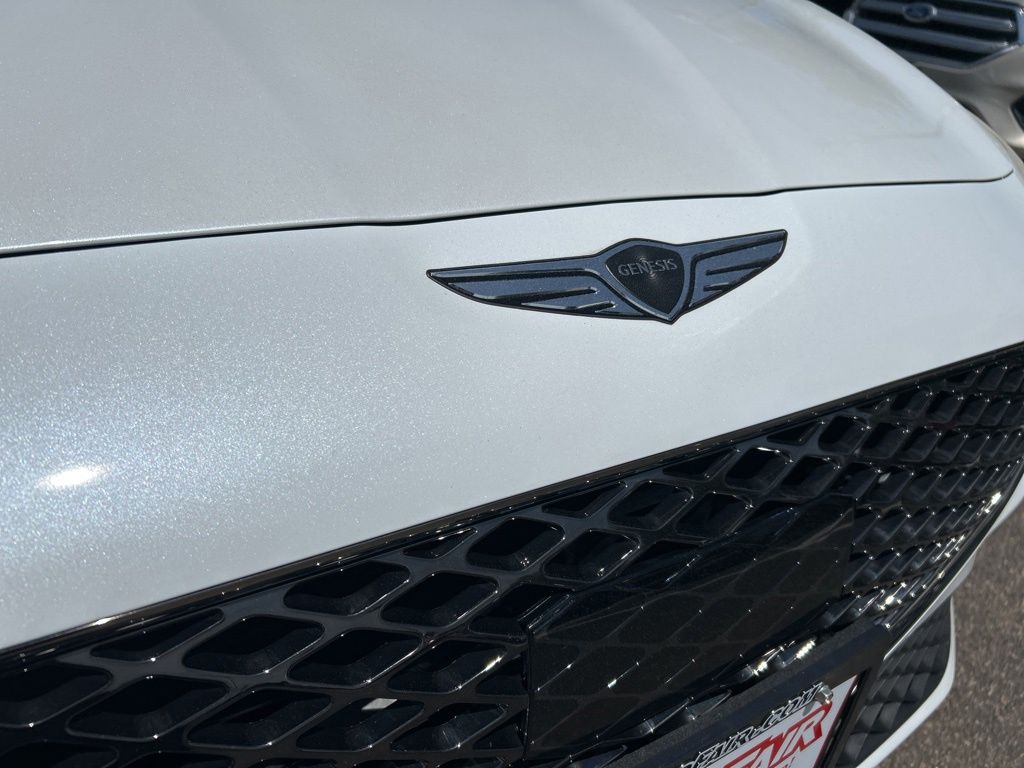 2025 GENESIS G70 Standard - Photo 10