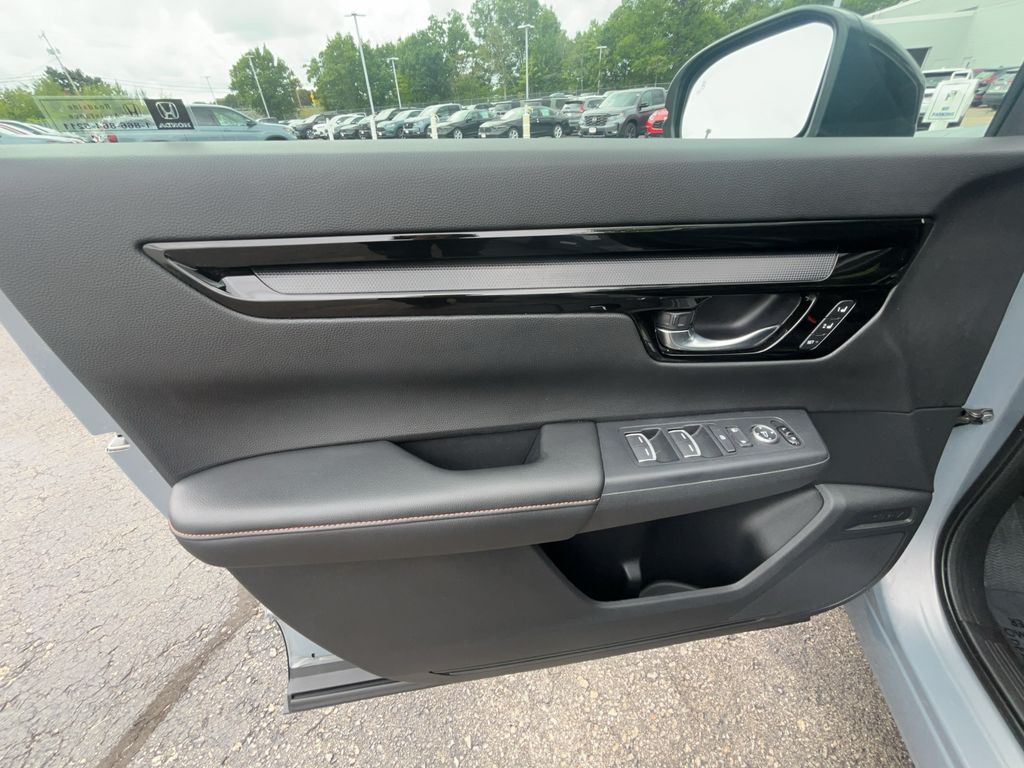 2025 Honda CR-V Sport Touring - Photo 6