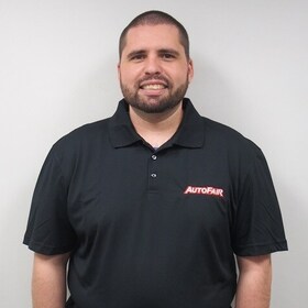 Staff member Nelson Medina from ID_86a931