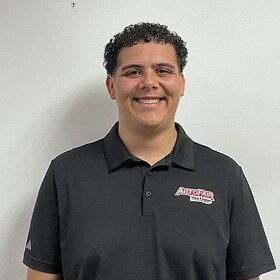 Staff member Javier Reyes from ID_5b6c24