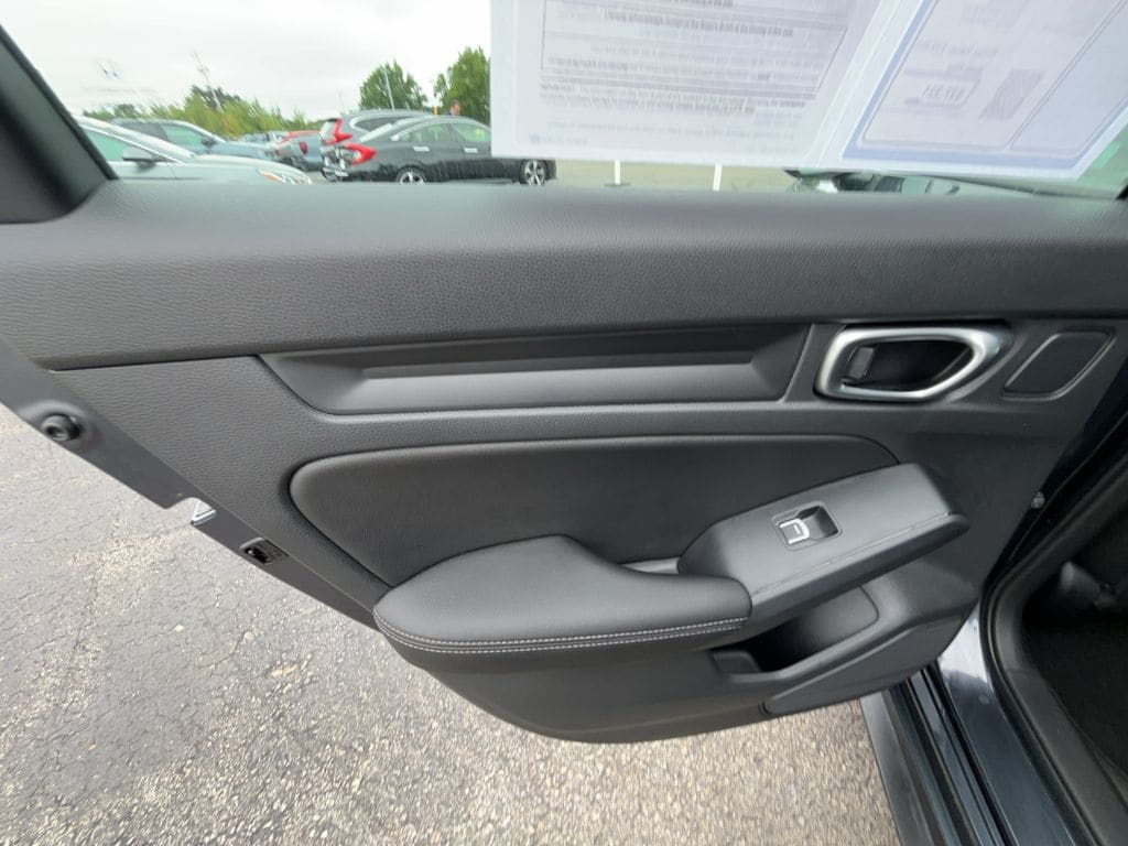 2024 Honda Civic Hatchback EX-L - Photo 23