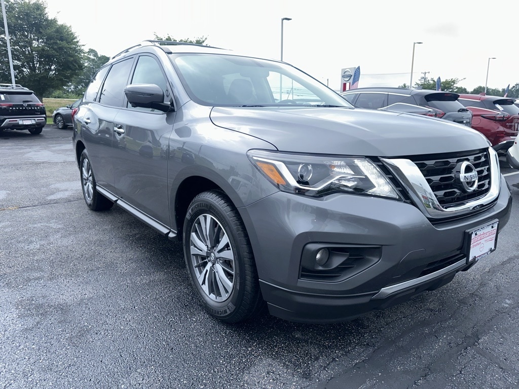 Used 2018 Nissan Pathfinder SL with VIN 5N1DR2MM6JC607631 for sale in Stratham, NH