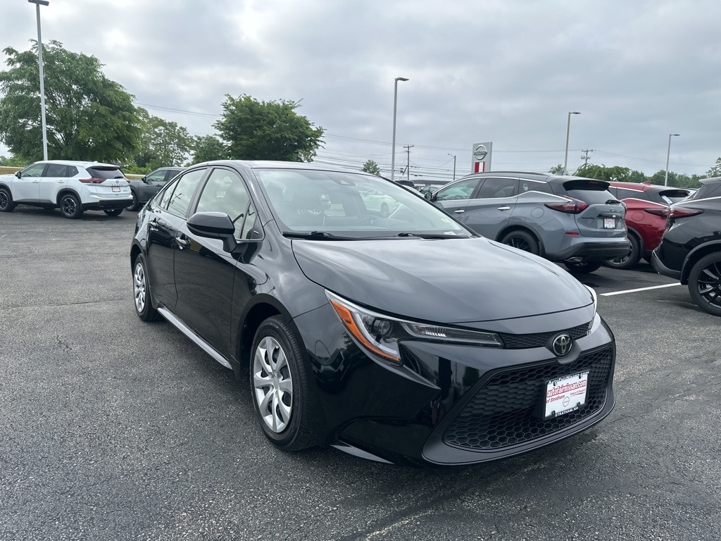 Used 2020 Toyota Corolla LE with VIN JTDEPRAE4LJ113917 for sale in Stratham, NH