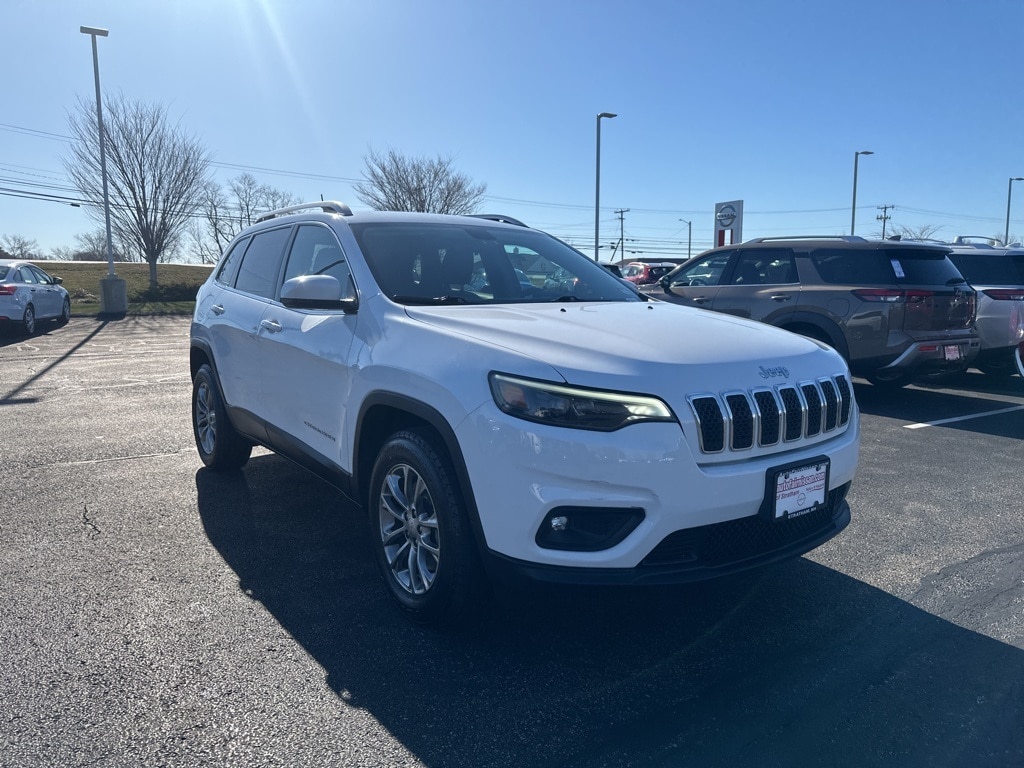 Used 2019 Jeep Cherokee Latitude Plus with VIN 1C4PJMLB5KD323200 for sale in Stratham, NH
