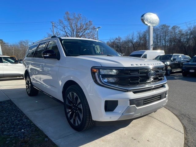 2025 Ford Expedition Platinum's photo