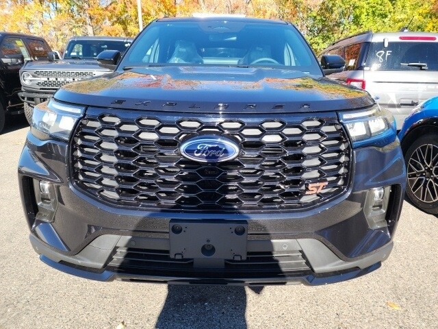 2026 Ford Explorer ST photo 2
