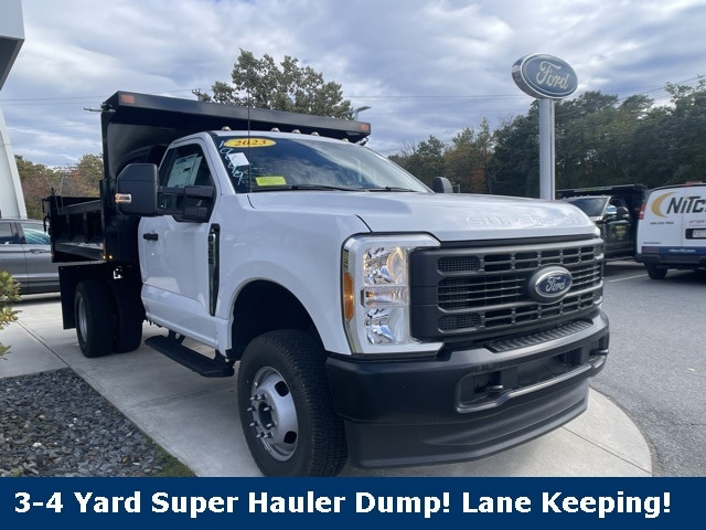 2023 Ford F-350 Super Duty Chassis Cab XL's photo