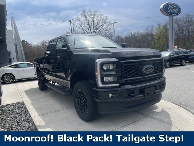 2025 Ford F-350 Super Duty Lariat's photo
