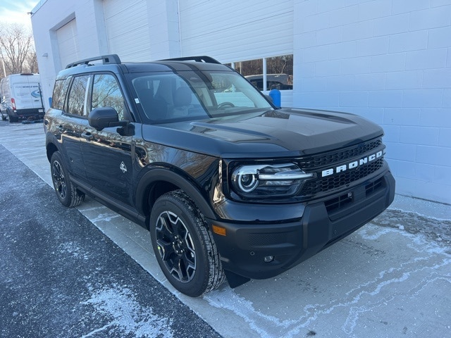 2025 Ford Bronco Sport Outer Banks's photo