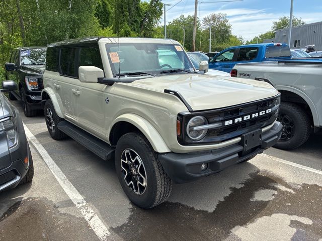 2025 Ford Bronco Outer Banks 4x4's photo