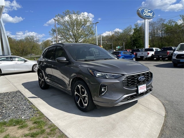 2023 Ford Escape ST-Line Elite's photo