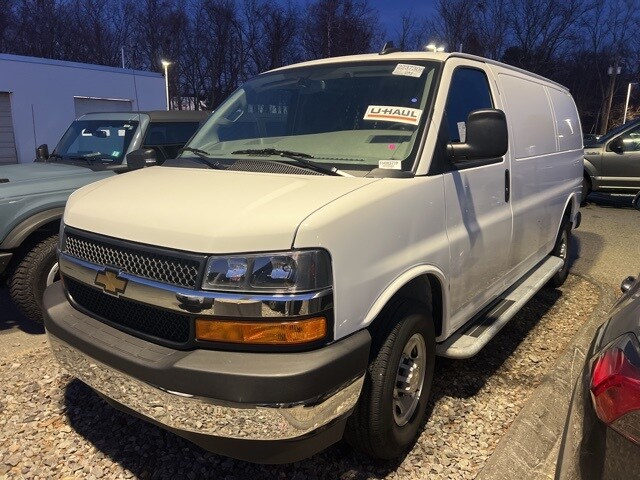 2024 Chevrolet Express 2500 Work Van photo 3