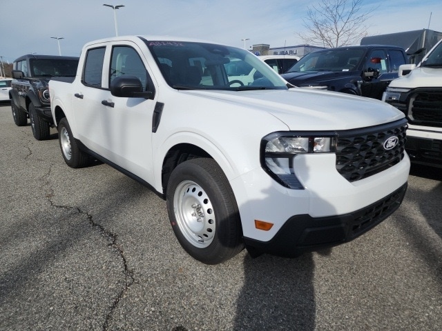 2025 Ford Maverick XL's photo