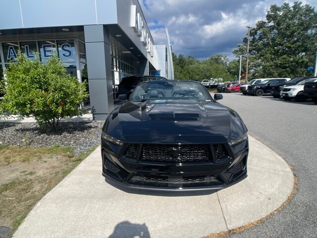 2025 Ford Mustang GT Premium Convertible photo 3