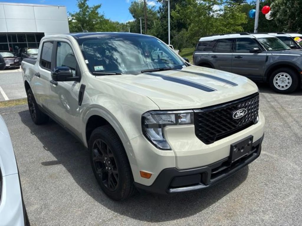 New 2025 Ford Maverick XLT Truck