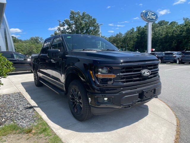 2025 Ford F-150 XLT photo 2