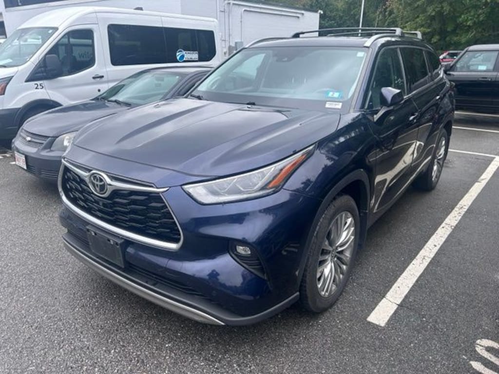 Used 2024 Toyota Highlander Platinum SUV