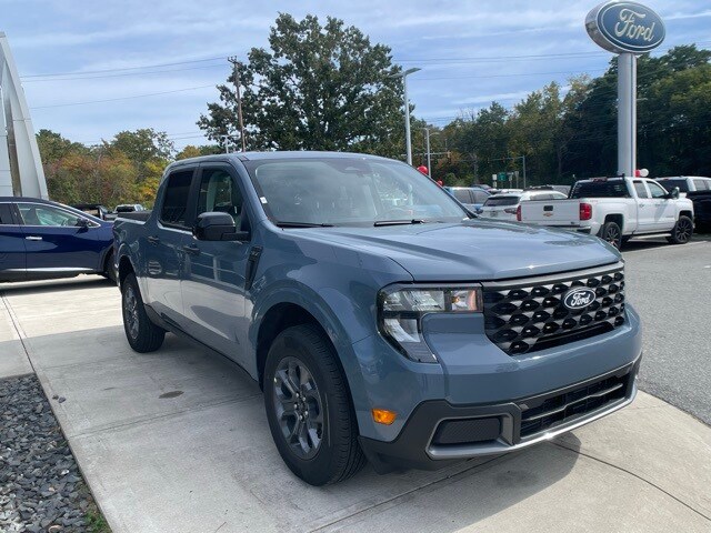2025 Ford Maverick XLT photo 2