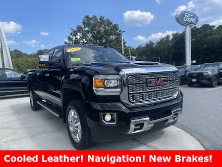2019 GMC Sierra 2500HD Denali Truck