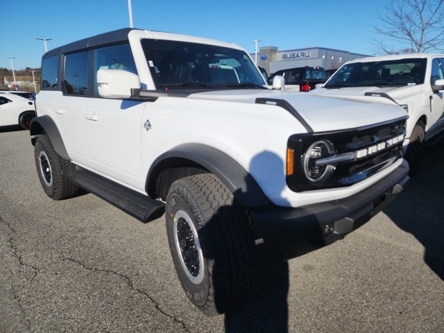 2025 Ford Bronco 4-Door Outer Banks's photo