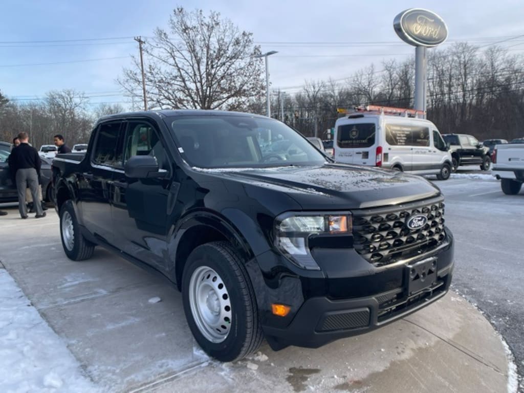 New 2025 Ford Maverick XL Truck