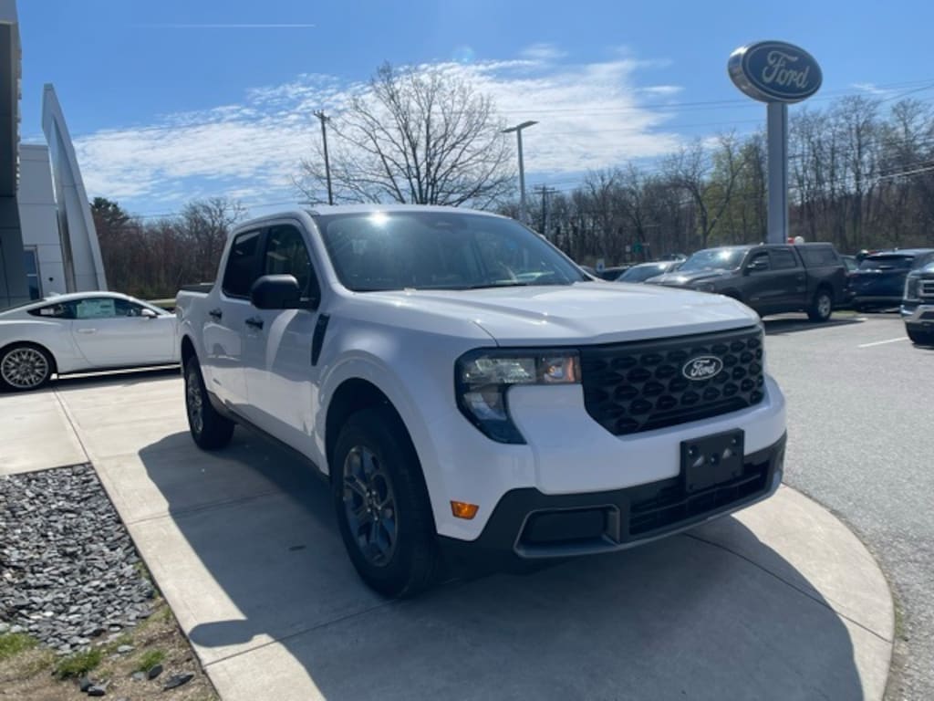 New 2025 Ford Maverick XLT Truck