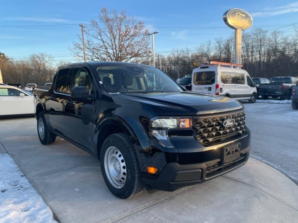 New 2025 Ford Maverick XL Truck