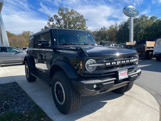 2025 Ford Bronco 4-Door Outer Banks's photo