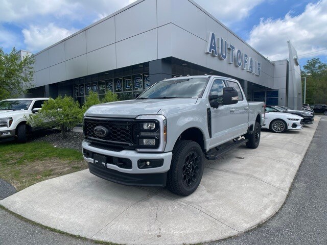 2025 Ford F-350 photo 4