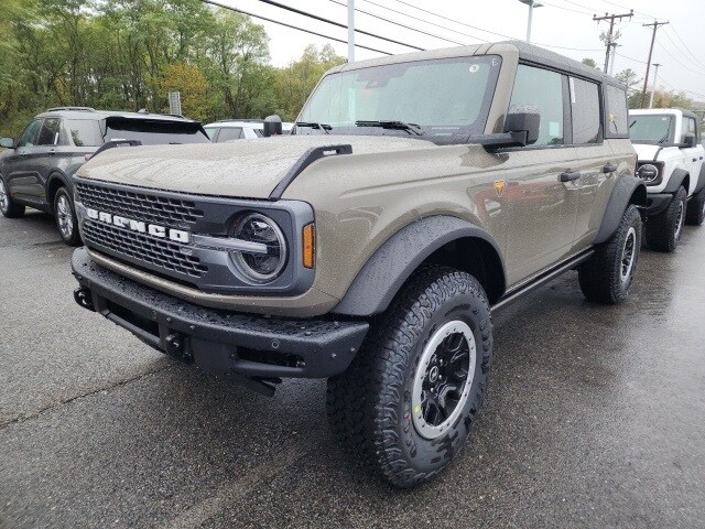 2025 Ford Bronco Badlands photo 2