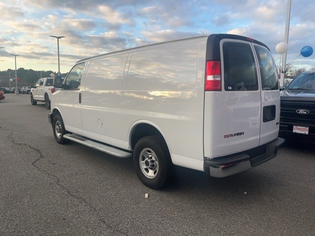 2024 Gmc Savana 2500 Cargo photo 3