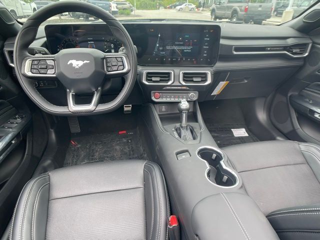 2025 Ford Mustang GT Premium Convertible - Photo 16