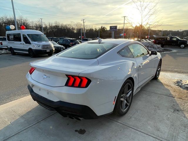 2025 Ford Mustang EcoBoost Fastback - Photo 8